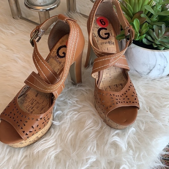 G By Guess Women’s Ankle Strap High Heels Shoes Size 6 - Picture 2 of 12